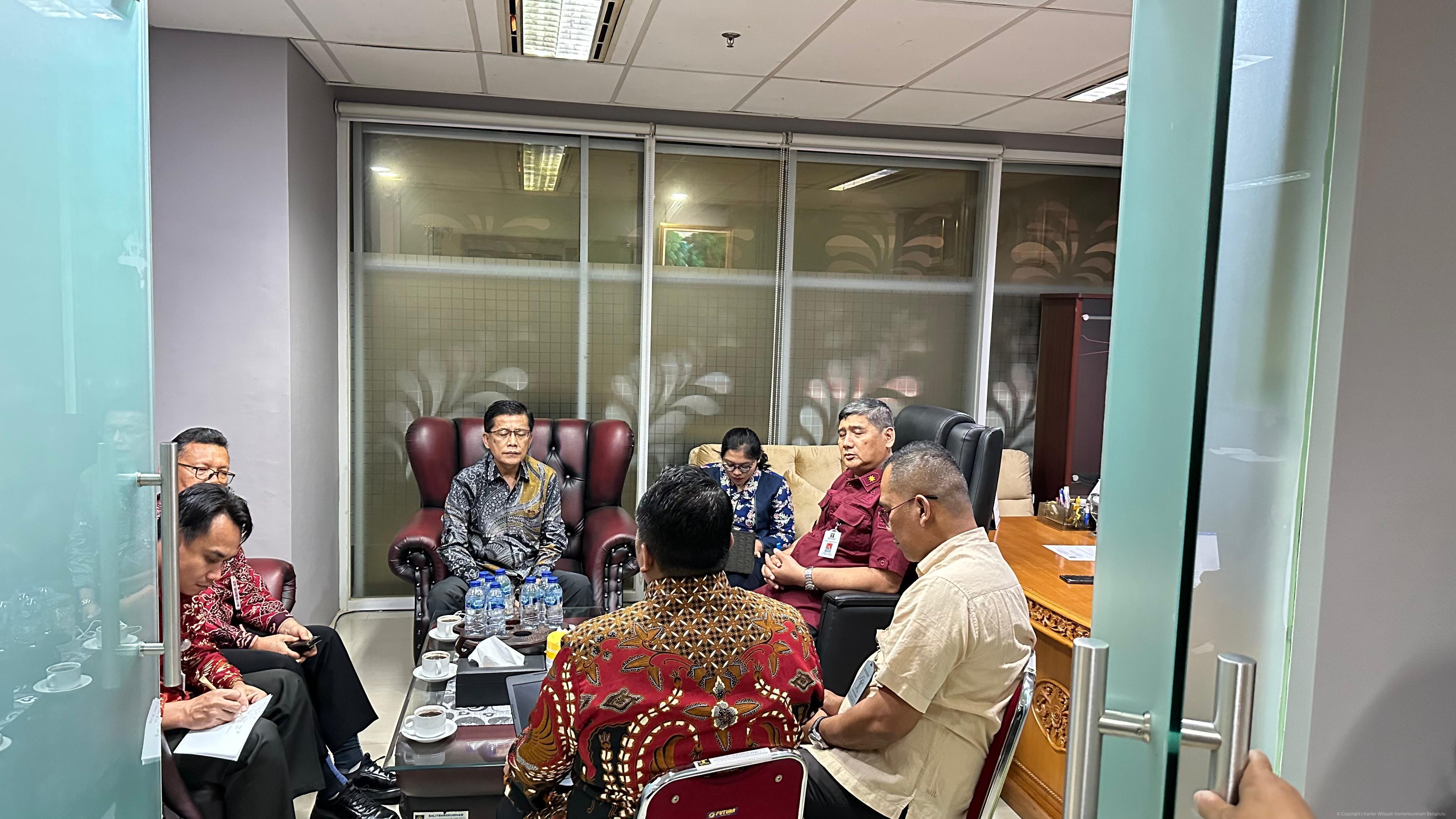 10._Kanwil_Kementerian_Hukum_Bengkulu_Lakukan_Koordinasi_dan_Konsultasi_ke_BSK_terkait_Analisis_Evaluasi_Kebijakan_Hukum_di_Wilayah.jpeg