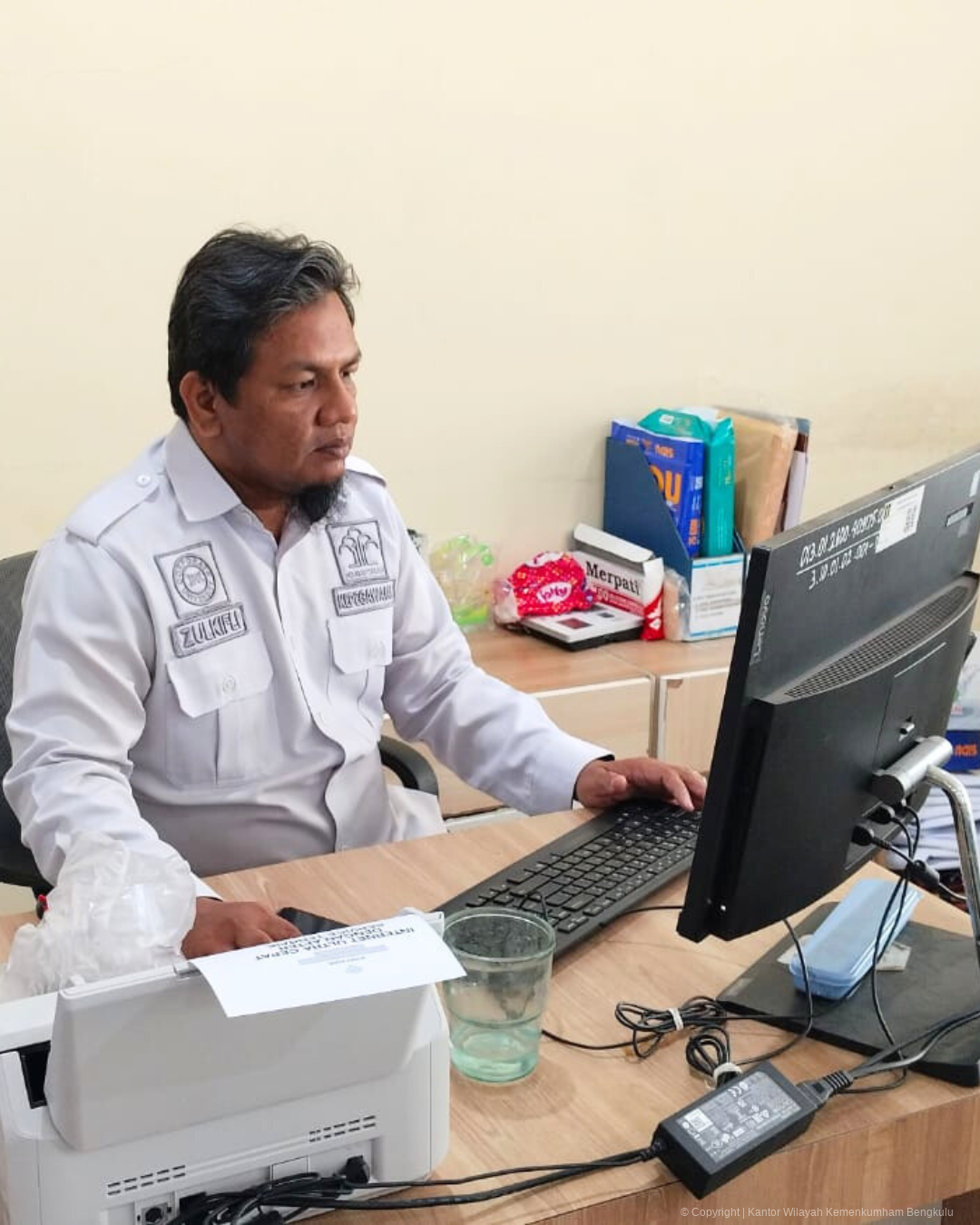 2._Kanwil_Kemenkum_Bengkulu_Ikuti_Sosialisasi_Edukasi_Kesadaran_Keamanan_SPBE_di_Lingkungan_Kementerian_Hukum_Secara_Virtual.png