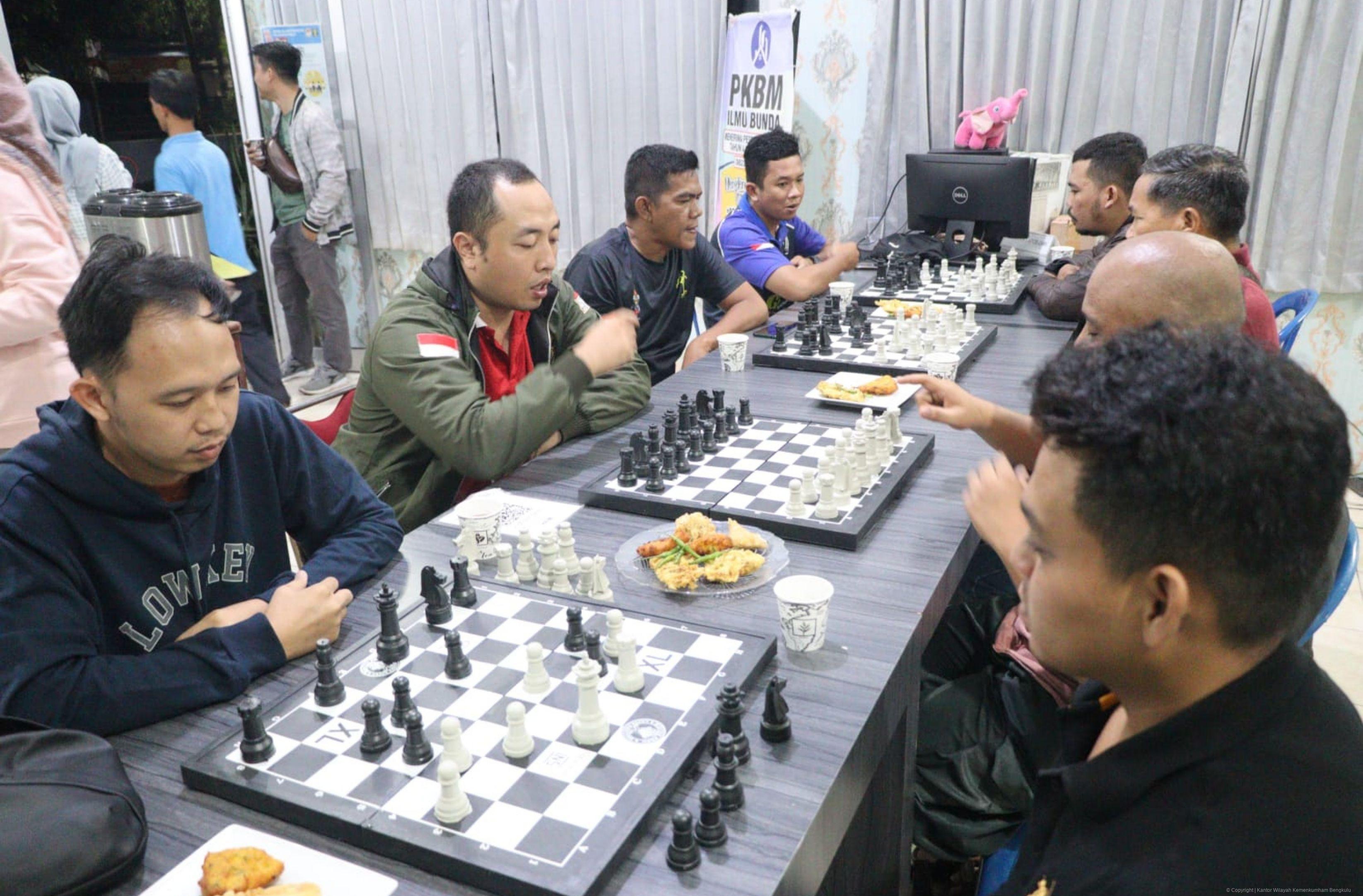 AAdu Ketangkasan Pertandingan Domino dan Catur Meriahkan Hari Pengayoman ke 79 di Bapas Kelas II Bengkulu 5