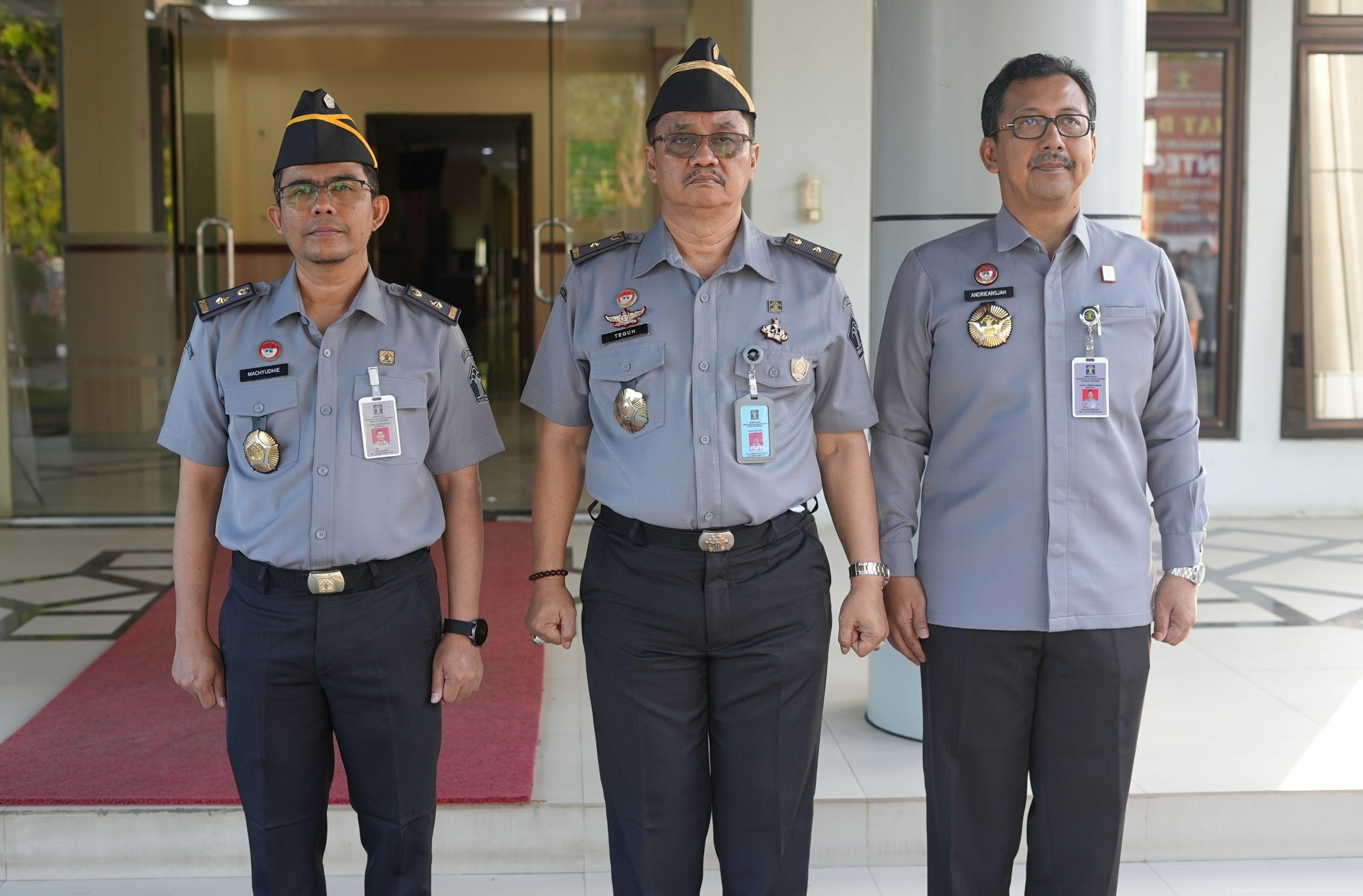 Kakanwil Santosa Ingatkan Jajarannya Pentingnya Kerjasama Kebersamaan serta Introspeksi Guna Kinerja yang Optimal 3