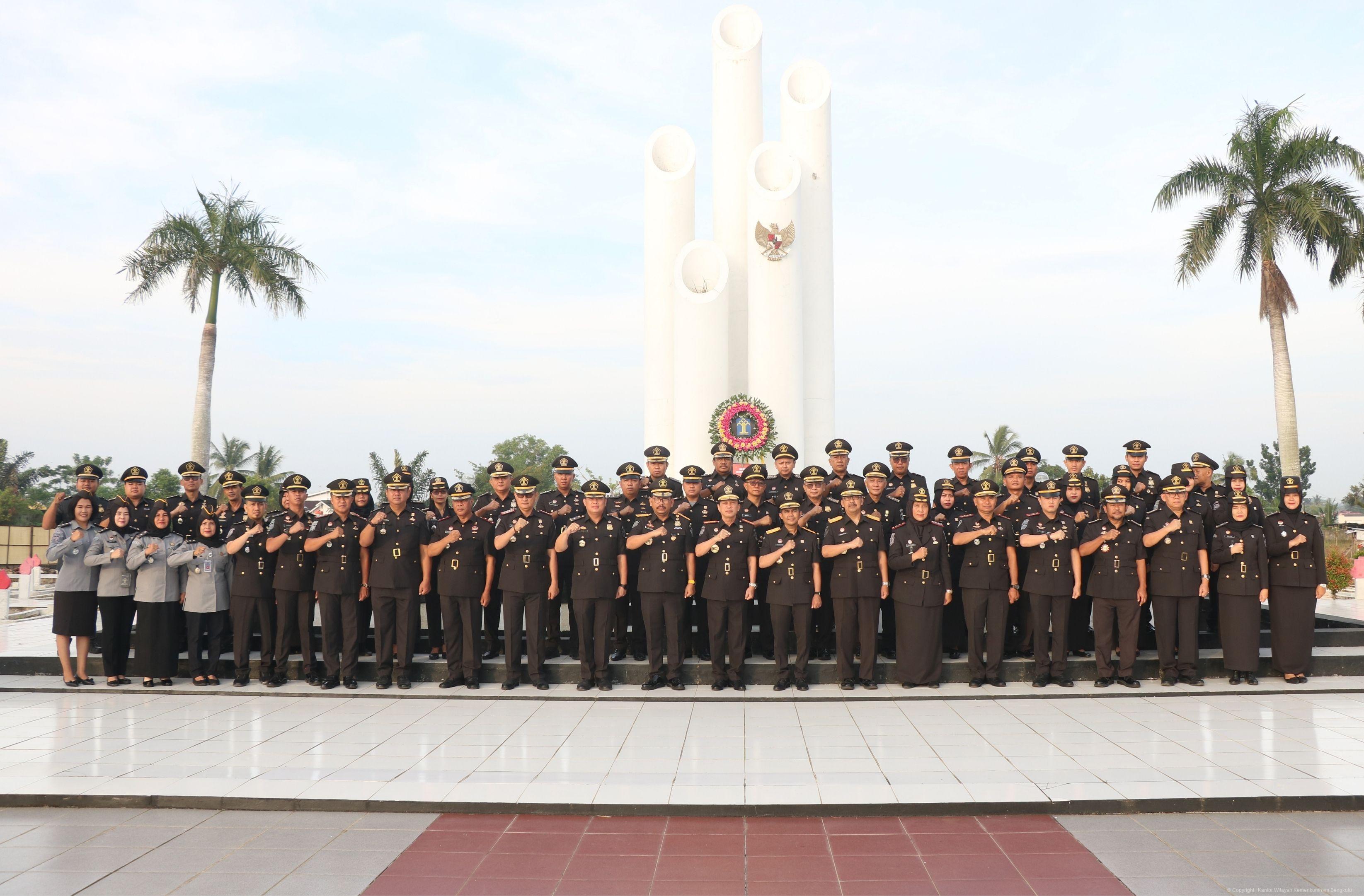 Peringati Hari Pengayoman Ke 79 Kanwil Kemenkumham Bengkulu Tabur Bunga di TMP Balai Buntar 11