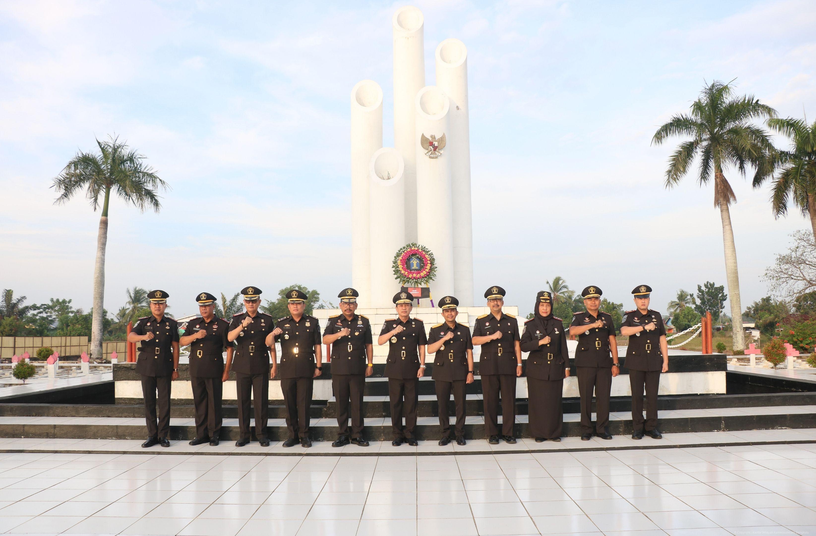 Peringati Hari Pengayoman Ke 79 Kanwil Kemenkumham Bengkulu Tabur Bunga di TMP Balai Buntar 9