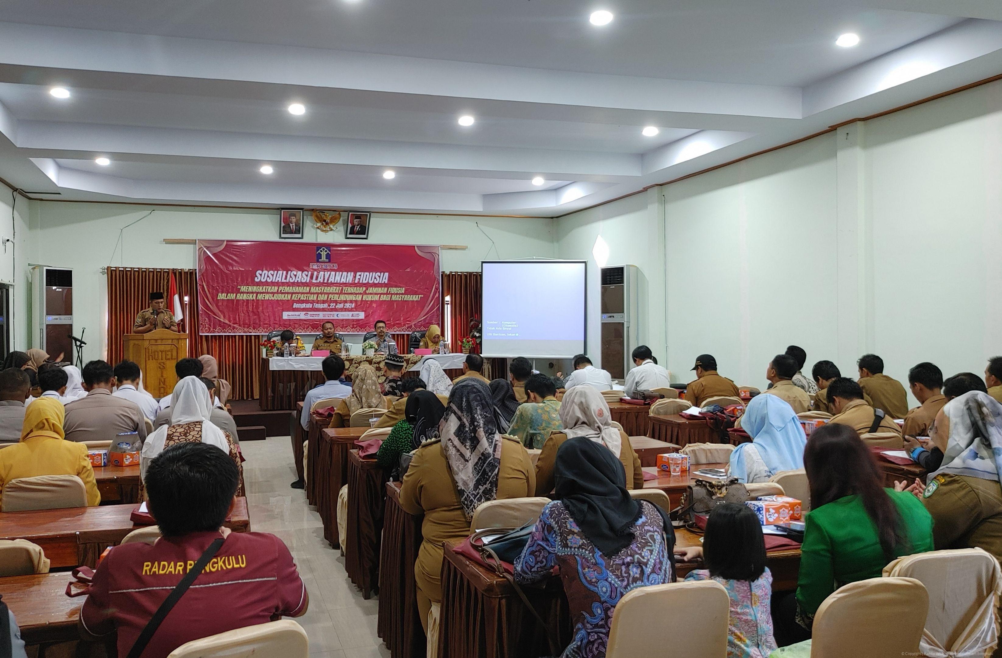 Wujudkan Kepastian Hukum Kanwil Kemenkumham Bengkulu Gencarkan Sosialisasi Layanan Fidusia di Kab. Bengkulu Tengah 5