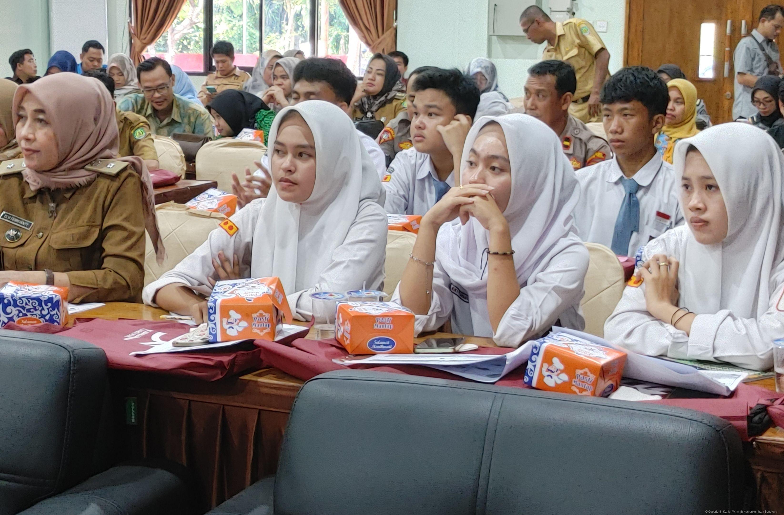 Wujudkan Kepastian Hukum Kanwil Kemenkumham Bengkulu Gencarkan Sosialisasi Layanan Fidusia di Kab. Bengkulu Tengah 8