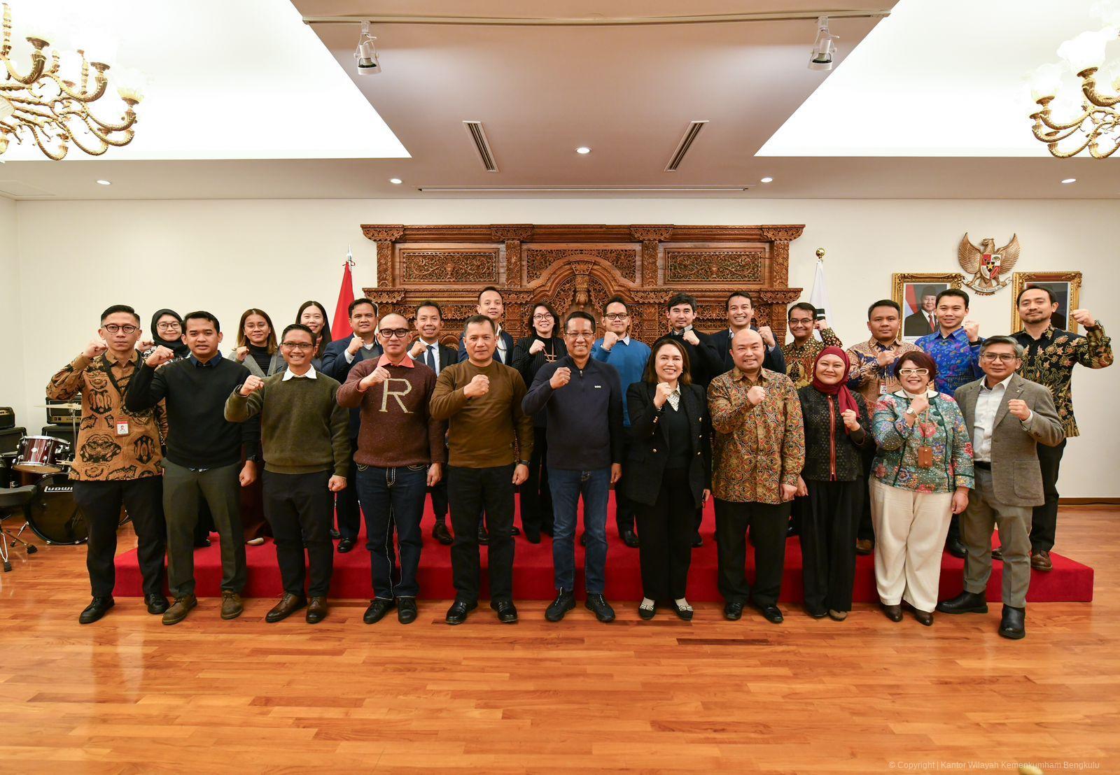 3._Siaran_Pers_Kunjungan_Kerja_ke_Korea_Selatan_Menteri_Hukum_Sambangi_KBRI_Seoul.jpeg