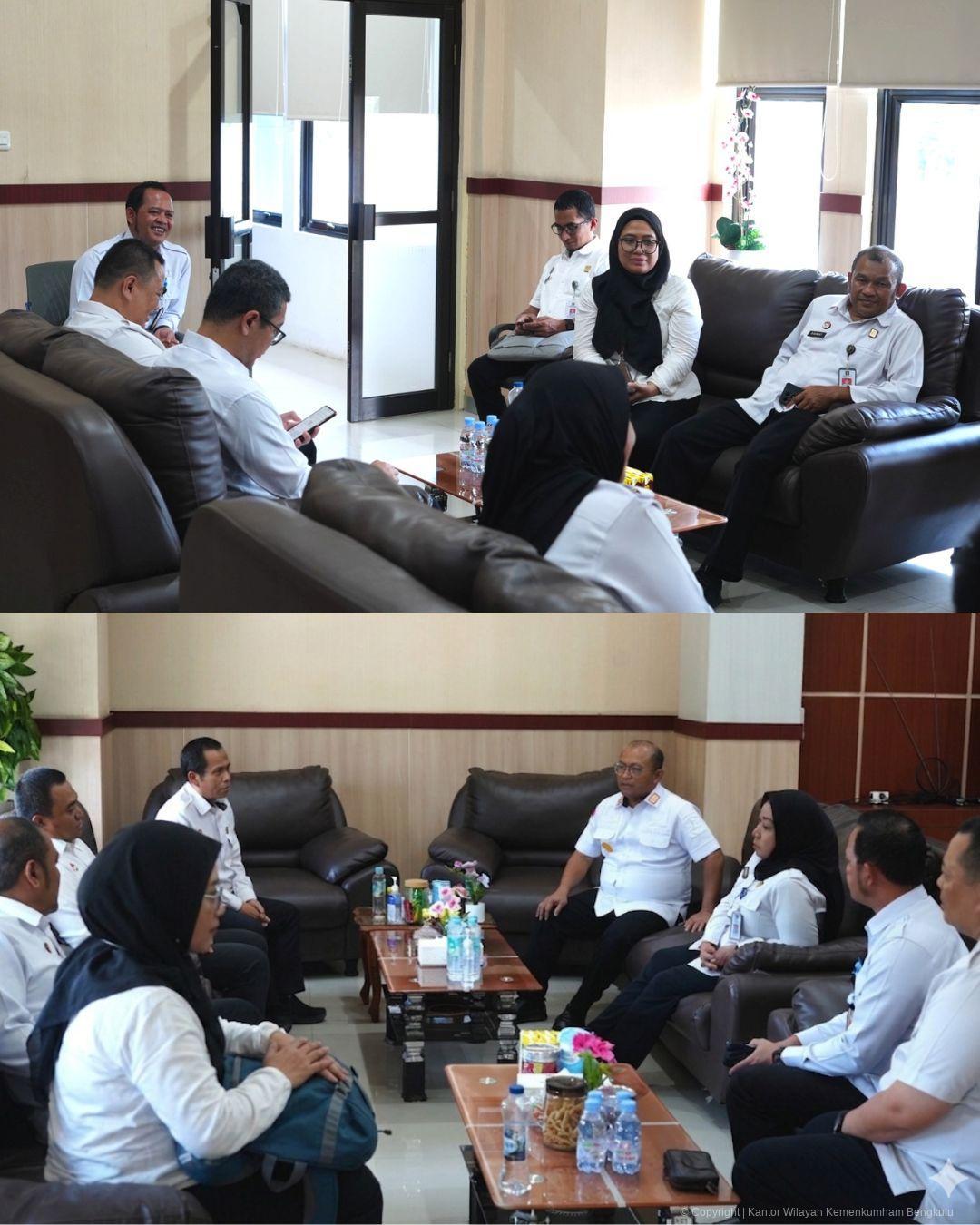 4.Penyerahan_Surat_tugas_Tim_TPI_Inspektorat_Jendral_ke_Kanwil_Kemenkum_Bengkulu_terkait_Evaluasi_Pembangunan_Zona_Integritas_Satuan_Kerja_Menuju_Wilayah_Bebas_dari_Korupsi.jpg