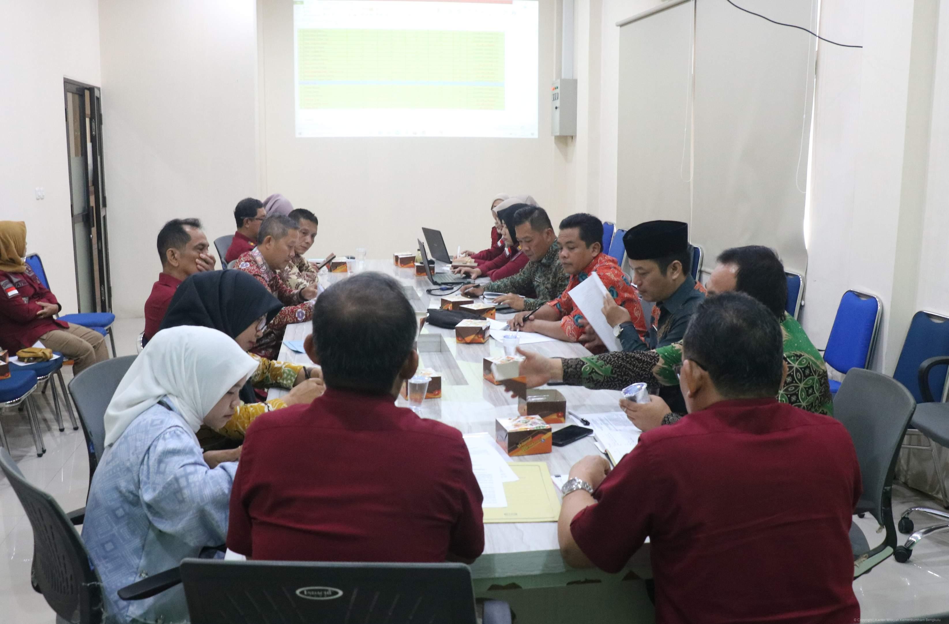 43_Desa_Kelurahan_di_Bengkulu_Lolos_Verifikasi_Sadar_Hukum_Siap_Menuju_Penghargaan_Nasional_6.jpg