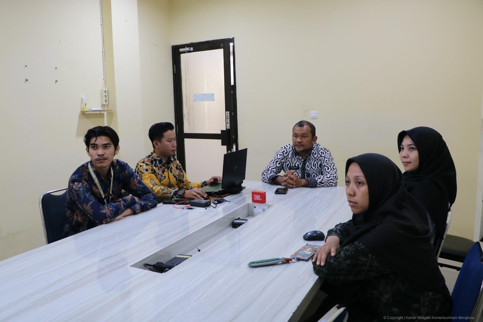 7._Samakan_Persepsi_Kanwil_Kemenkum_Bengkulu_Ikuti_Tata_Cara_Evaluasi_dan_Pemantauan_Pembangunan_Zona_Integritas_Menuju_WBK_dan_WBBM_Secara_Virtual.jpeg