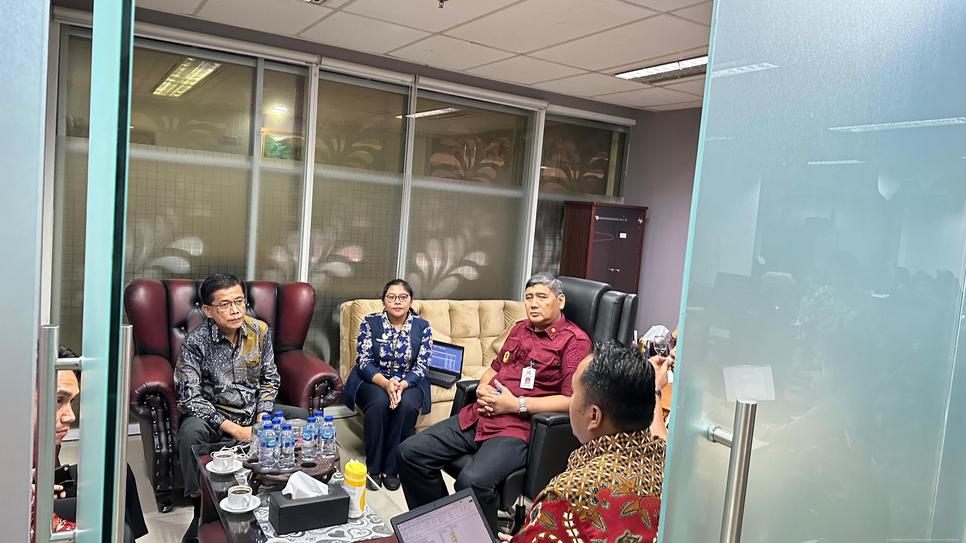 8._Kanwil_Kementerian_Hukum_Bengkulu_Lakukan_Koordinasi_dan_Konsultasi_ke_BSK_terkait_Analisis_Evaluasi_Kebijakan_Hukum_di_Wilayah.jpeg