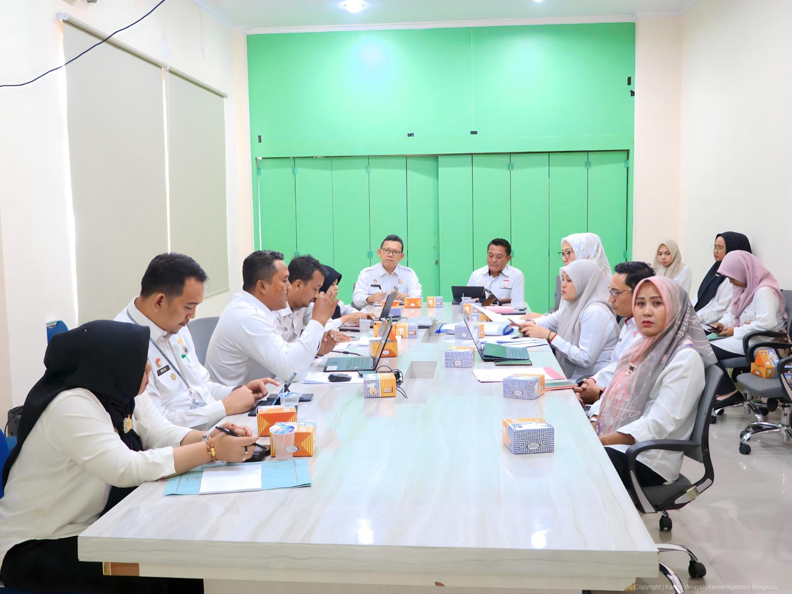 Dukung_Peningkatan_Keamanan_Informasi_dan_Digitalisasi_Birokrasi_Kanwil_Kemenkumham_Bengkulu_Harmonisasikan_Dua_Raper_1.jpeg