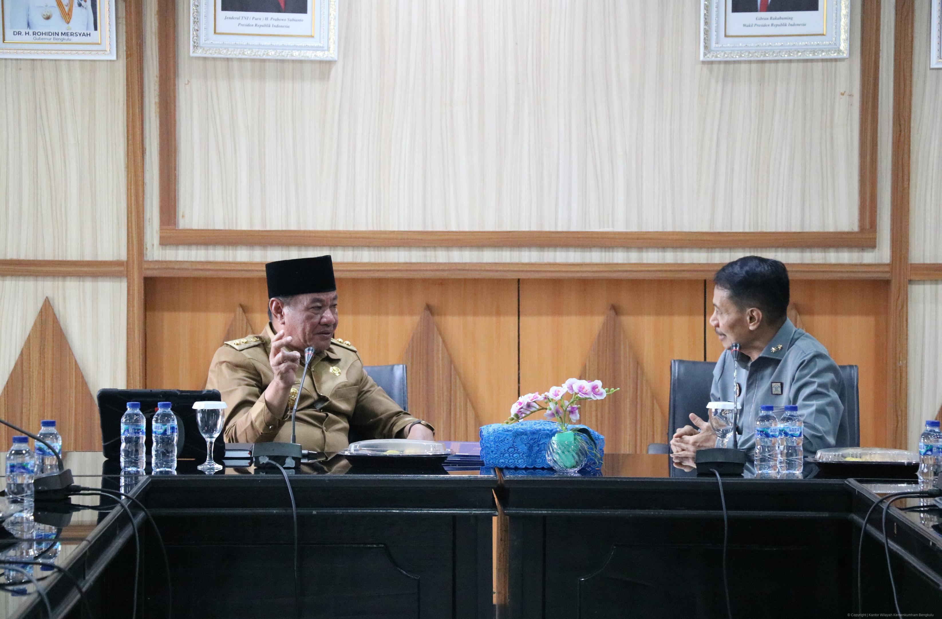 Rosjonsyah_Sambut_Hangat_Pejabat_Baru_Kanwil_Kementerian_Hukum_Bengkulu_5.jpg
