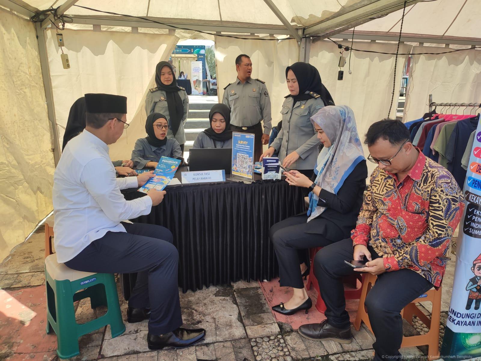 WOW_Layanan_Jemput_BERKAH_di_Bengkulu_Halal_Fair_2025_UMKM_Langsung_Dapat_Sertifikatt_2.JPG
